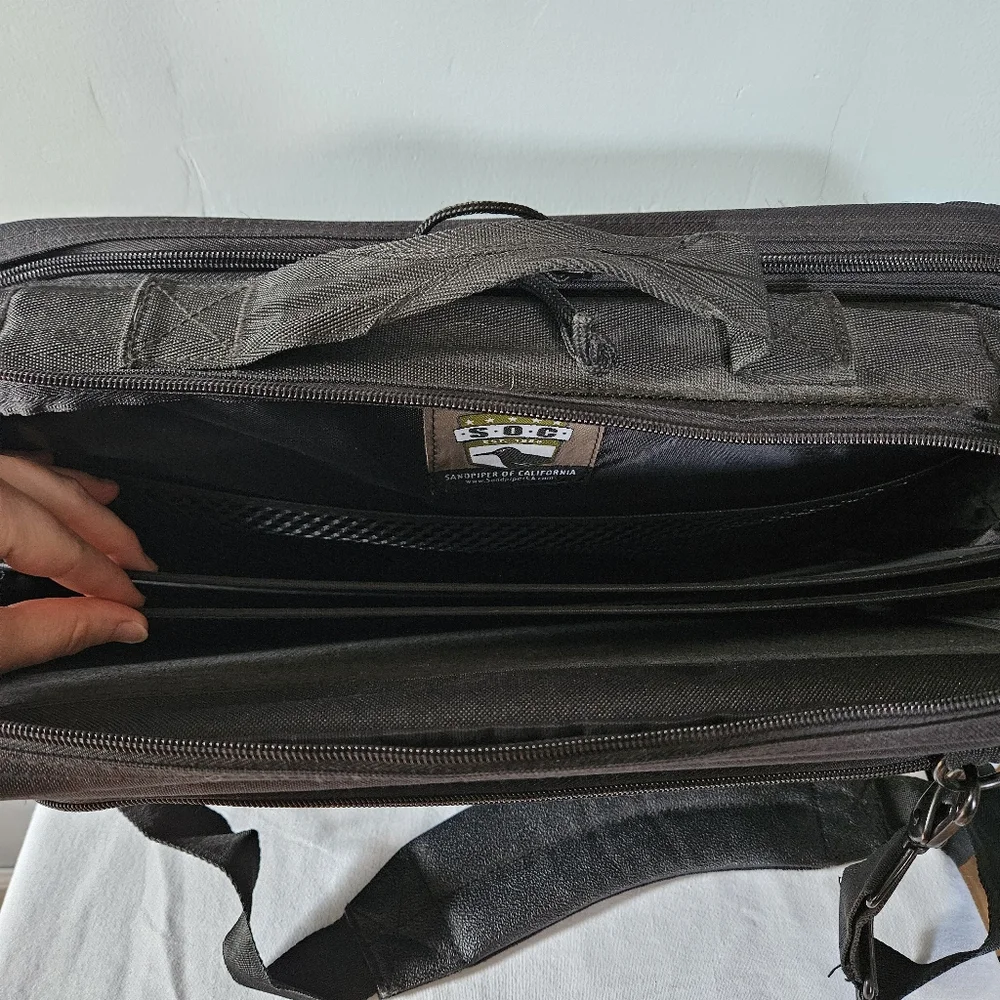 EUC SOC Sandpiper of California Black Convertible Laptop Bag/Backpack Combo